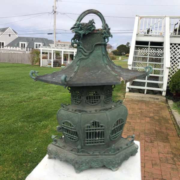 Bronze lantern with dragon motif