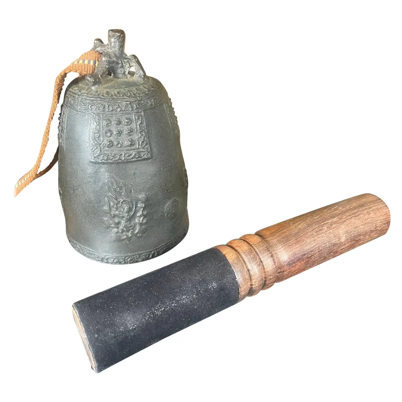 Japanese Fine Old Hand Cast Temple Bell Resonates Pleasing Sound