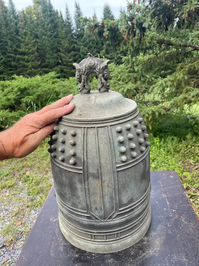 Japanese Large Old Signed Bronze Temple Bell with Bold Sound, 19 Inches