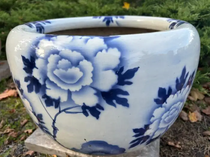 Japanese Big Brilliant Blue And White Flowers Planter Bowl
