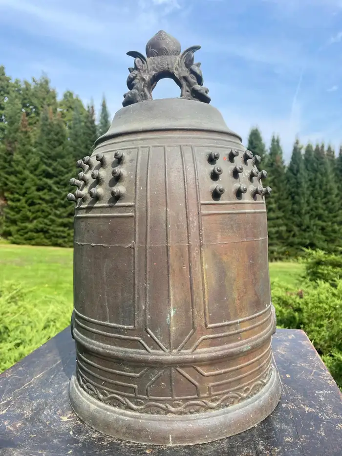 Japanese Large Old Signed Bronze Temple Bell with Bold Sound, 19 Inches